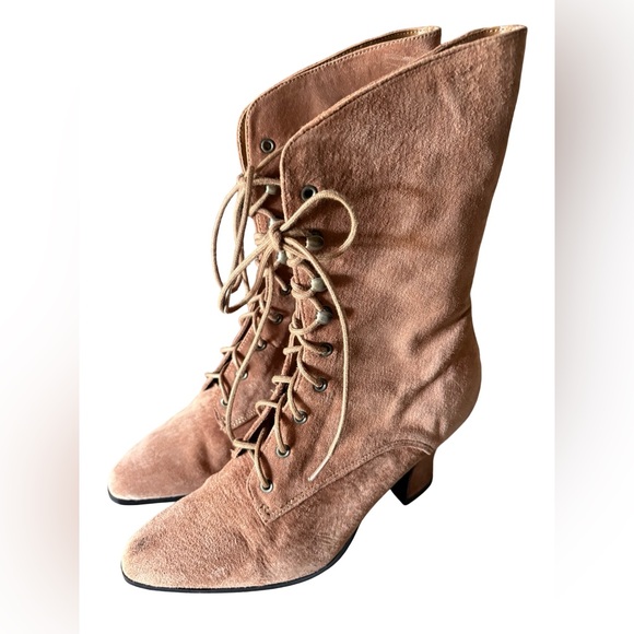 NIB Colin Stuart Tan Suede Granny Style Heeled Lace Up Boots Women's size 7 - Picture 1 of 13